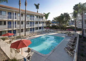Отель Motel 6-Carpinteria, CA - Santa Barbara - North  Карпинтерия